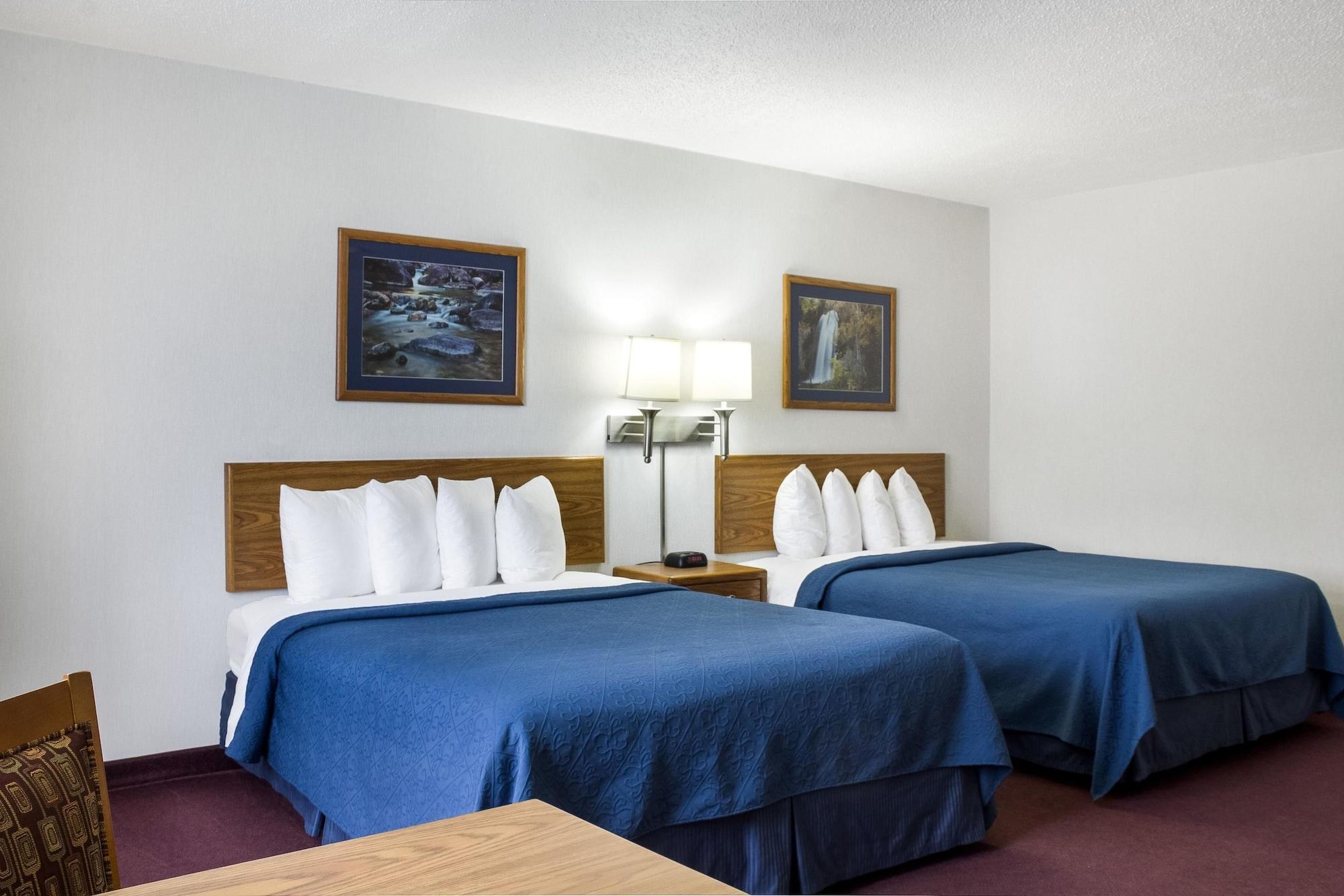 Everspring Inn & Suites Hill City Eksteriør bilde