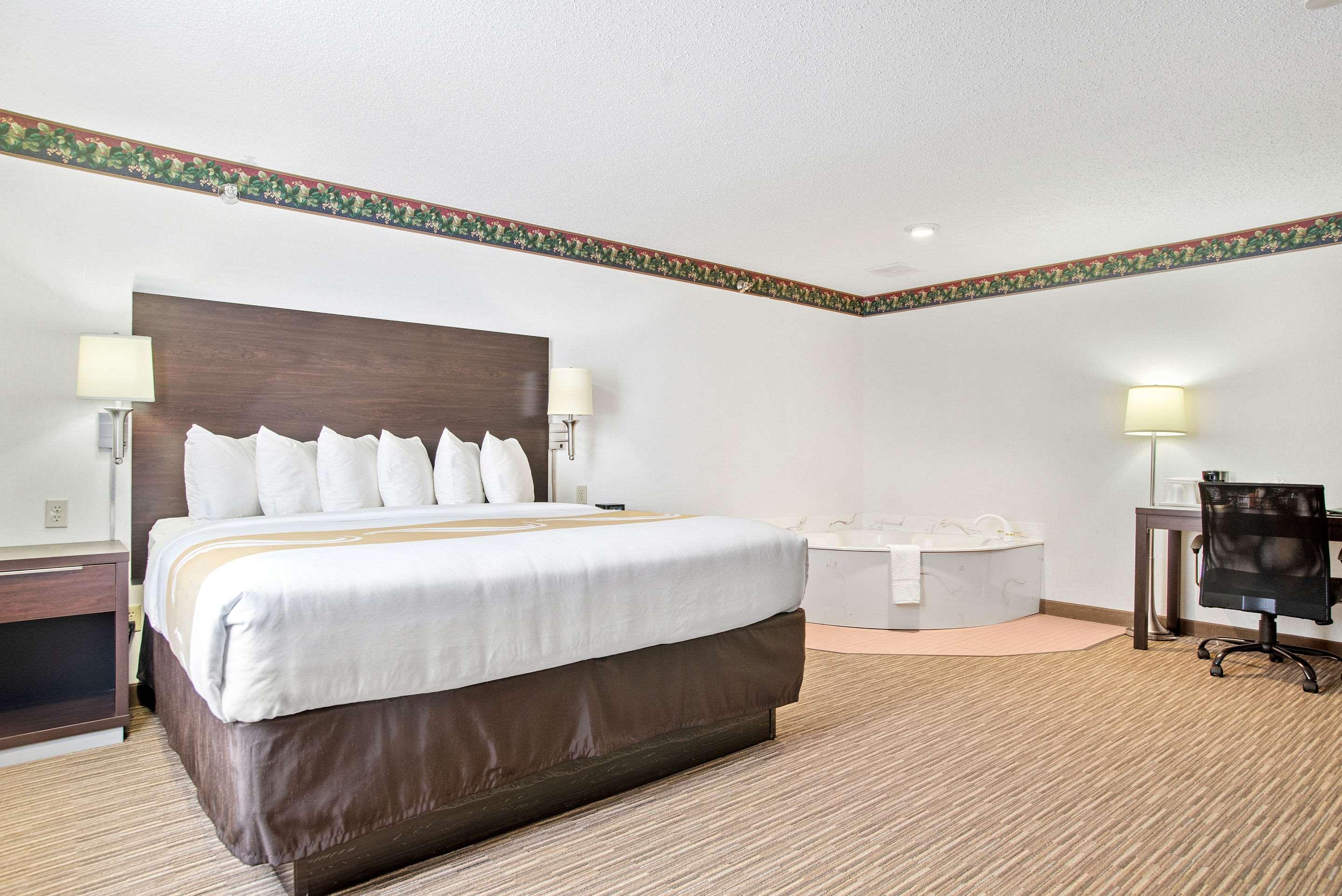 Everspring Inn & Suites Hill City Eksteriør bilde