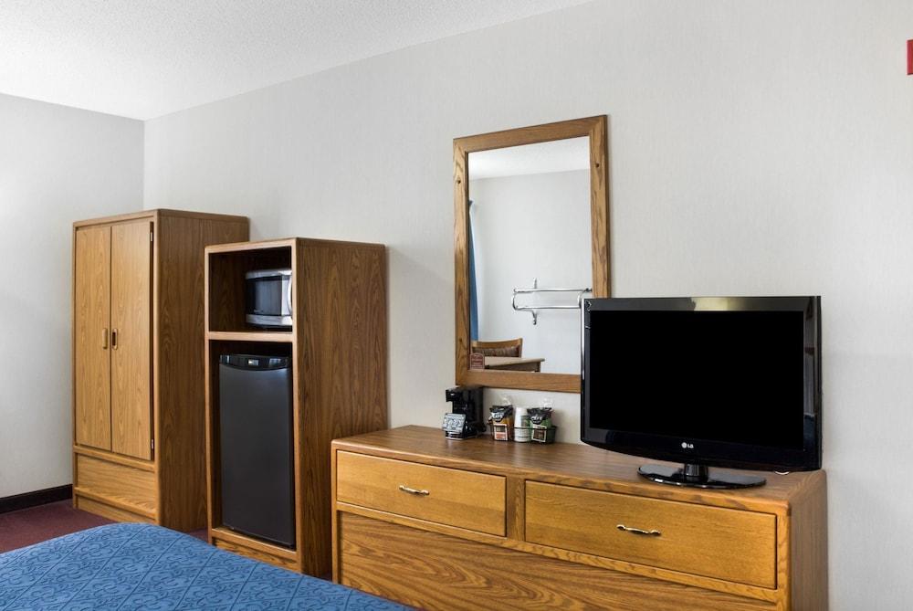Everspring Inn & Suites Hill City Eksteriør bilde