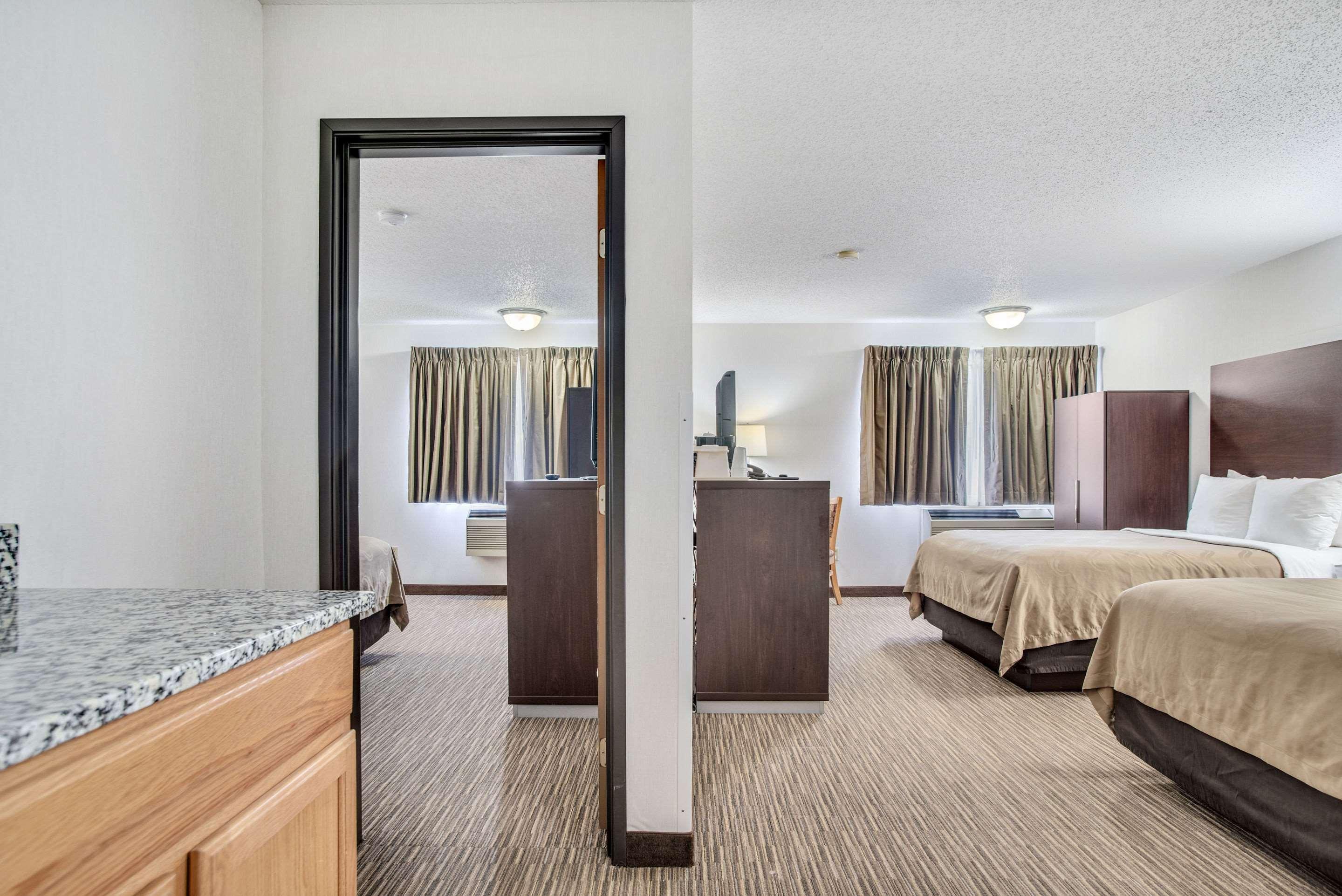 Everspring Inn & Suites Hill City Eksteriør bilde