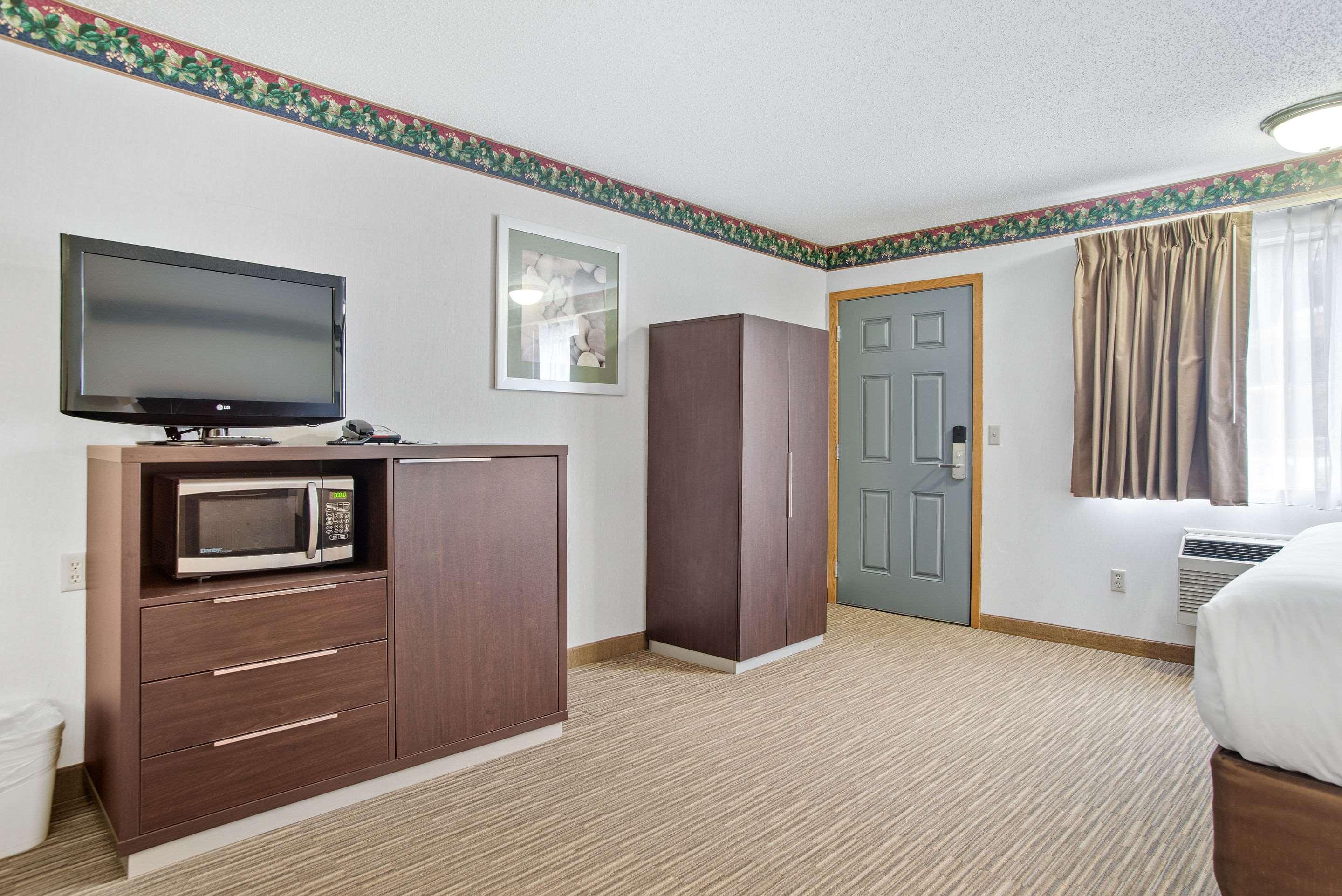 Everspring Inn & Suites Hill City Eksteriør bilde