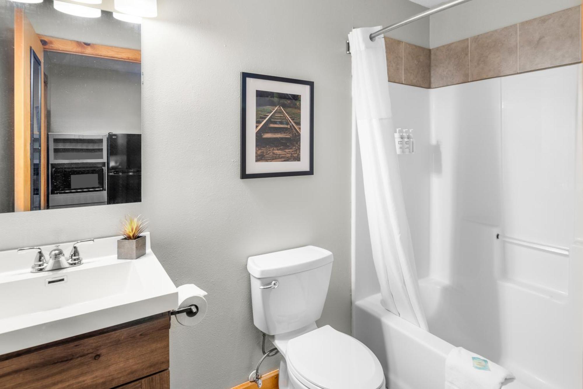 Everspring Inn & Suites Hill City Eksteriør bilde