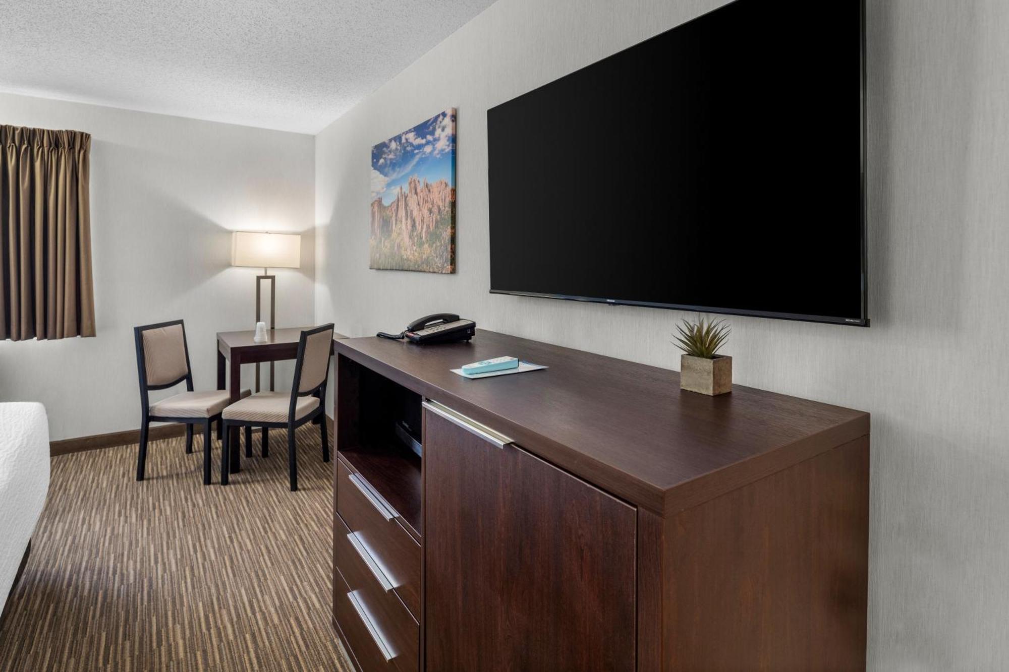 Everspring Inn & Suites Hill City Eksteriør bilde
