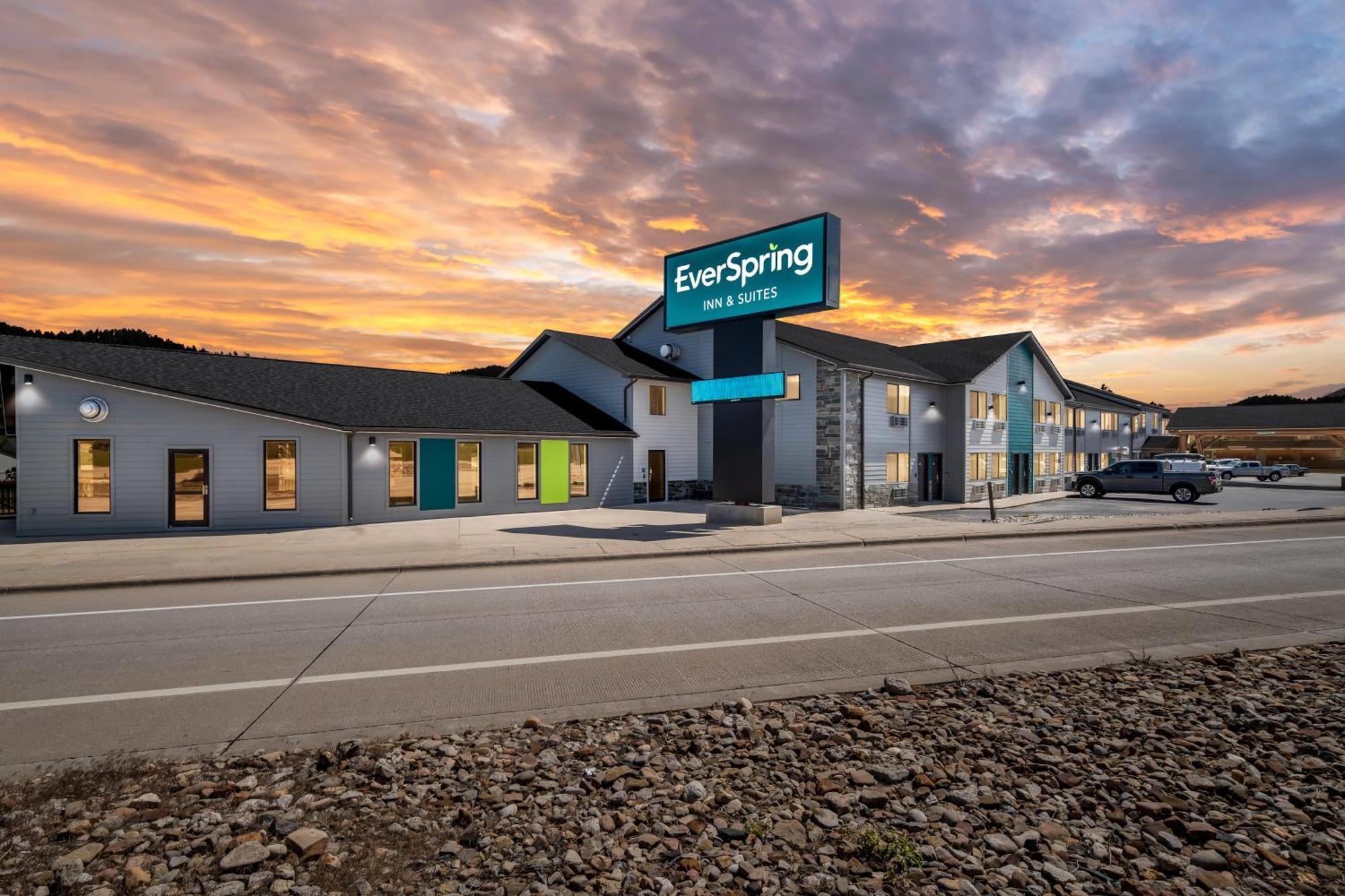 Everspring Inn & Suites Hill City Eksteriør bilde