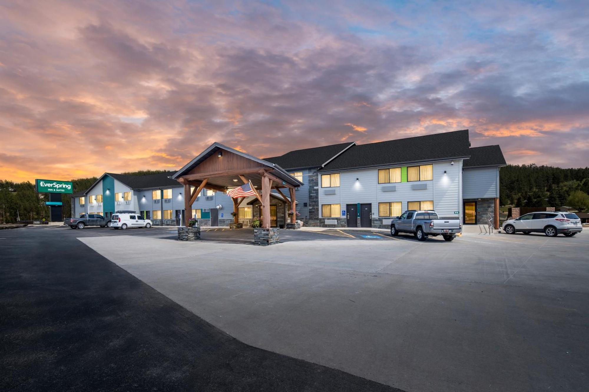 Everspring Inn & Suites Hill City Eksteriør bilde