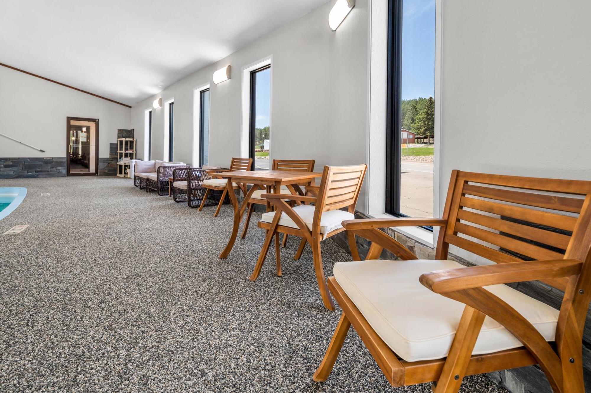 Everspring Inn & Suites Hill City Eksteriør bilde