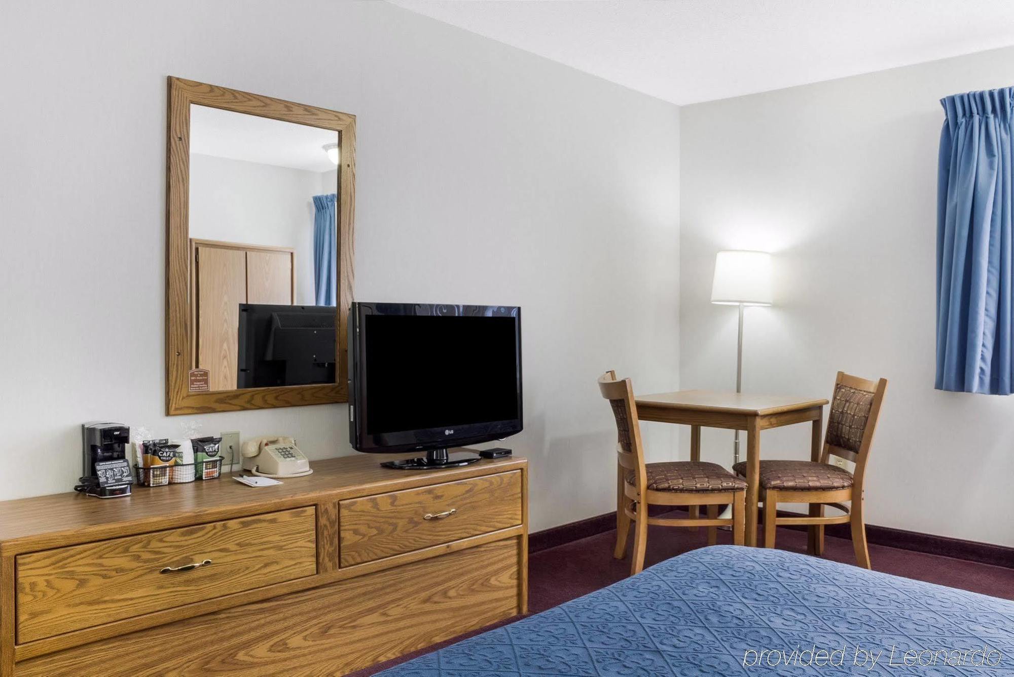 Everspring Inn & Suites Hill City Eksteriør bilde